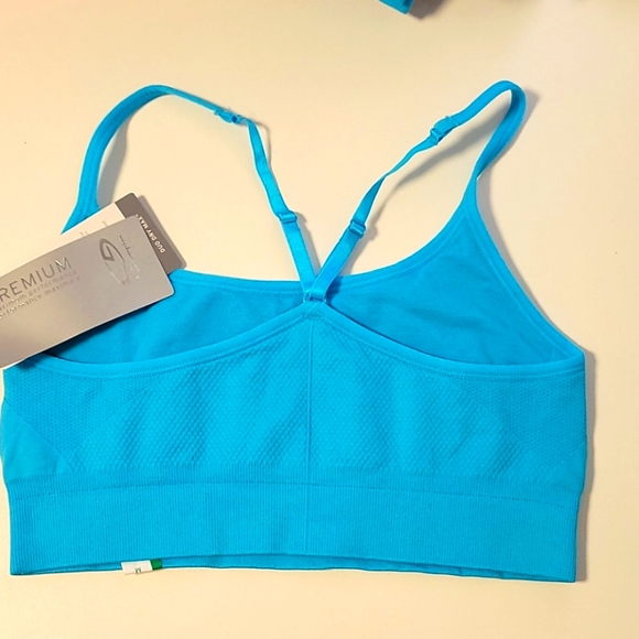 CHAMPION ๐ - Picture 2 of 4